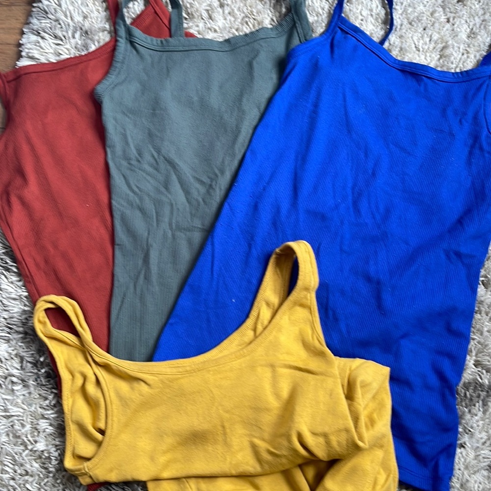 Tank top LOT 4 tanks -brick, olive green, blue 3 small 1 xs